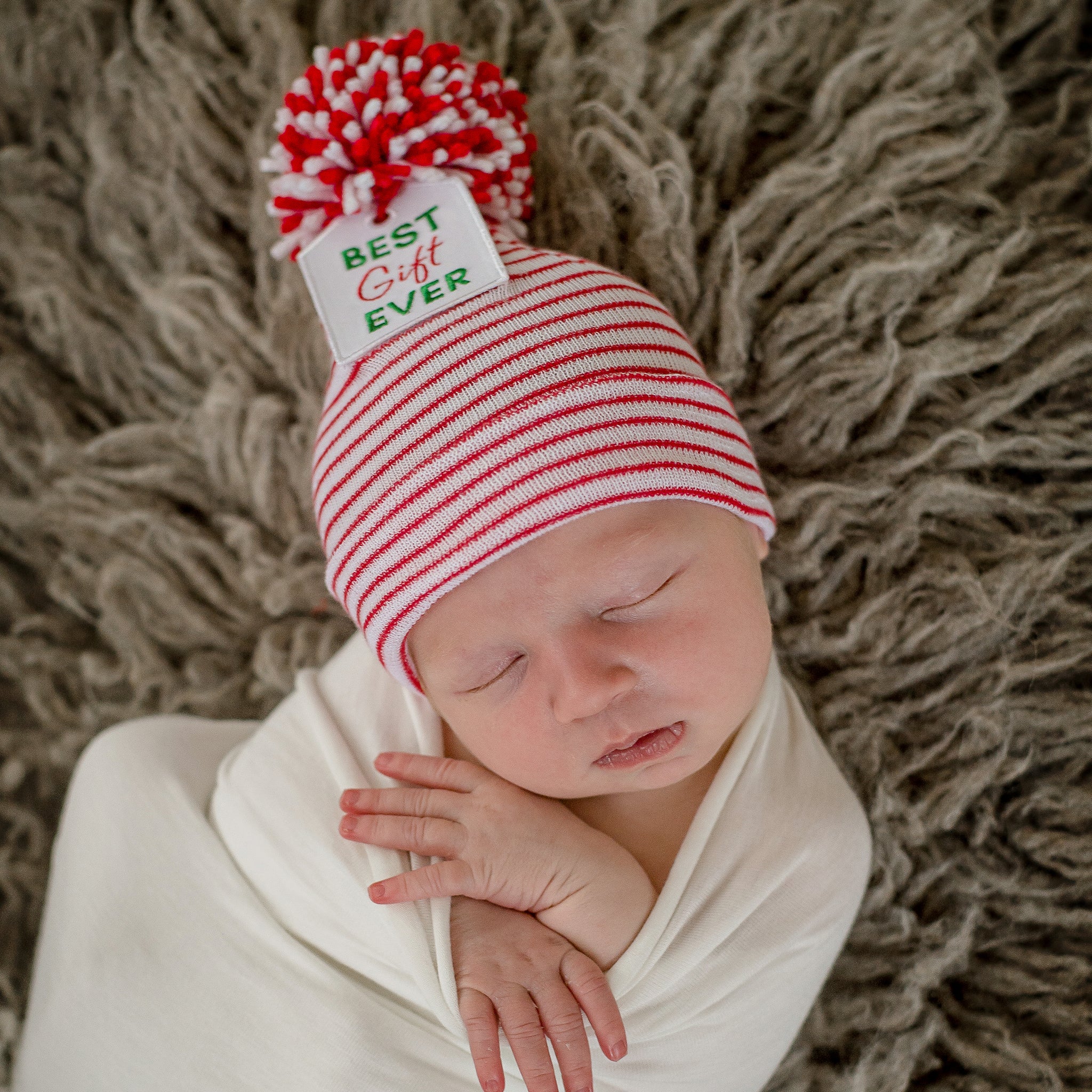 White Best Gift Ever Gift Tag Pom Pom Newborn Hospital Hat - Baby Chri -  ilybean nursery beanies