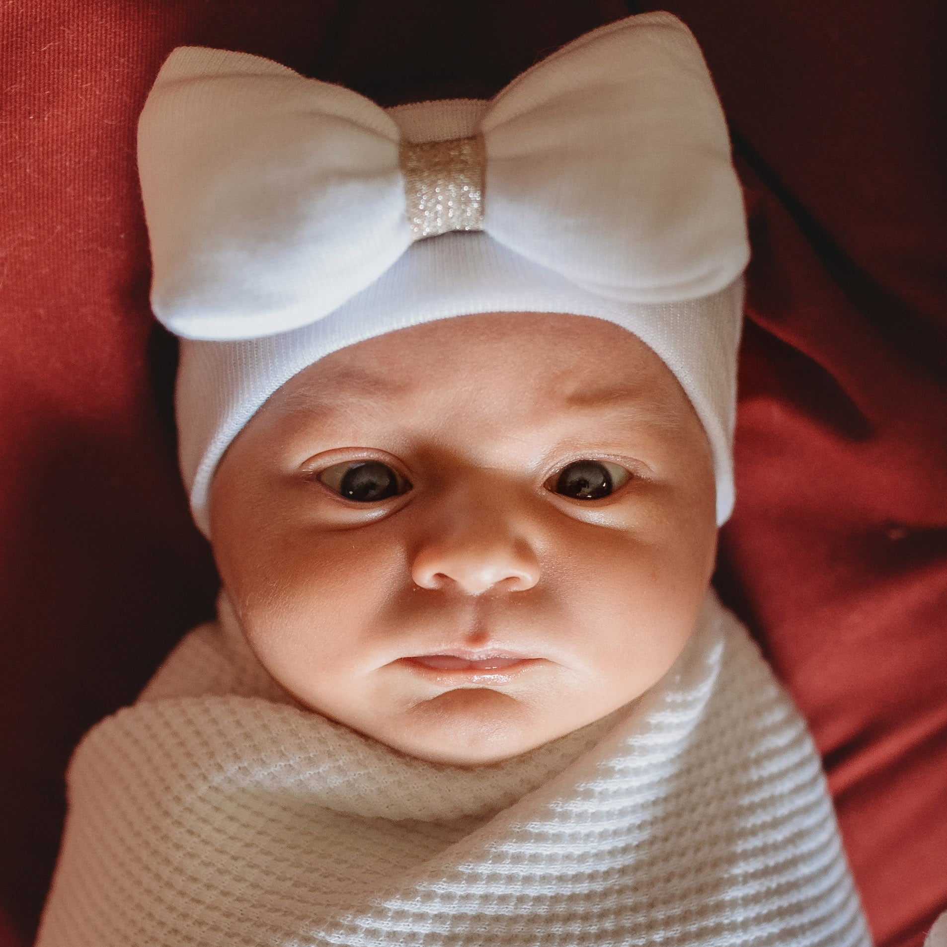 ilybean Nursery Newborn White Headband Newborn Girl Nursery Beanie Headband with GOLD Ribbon Center
